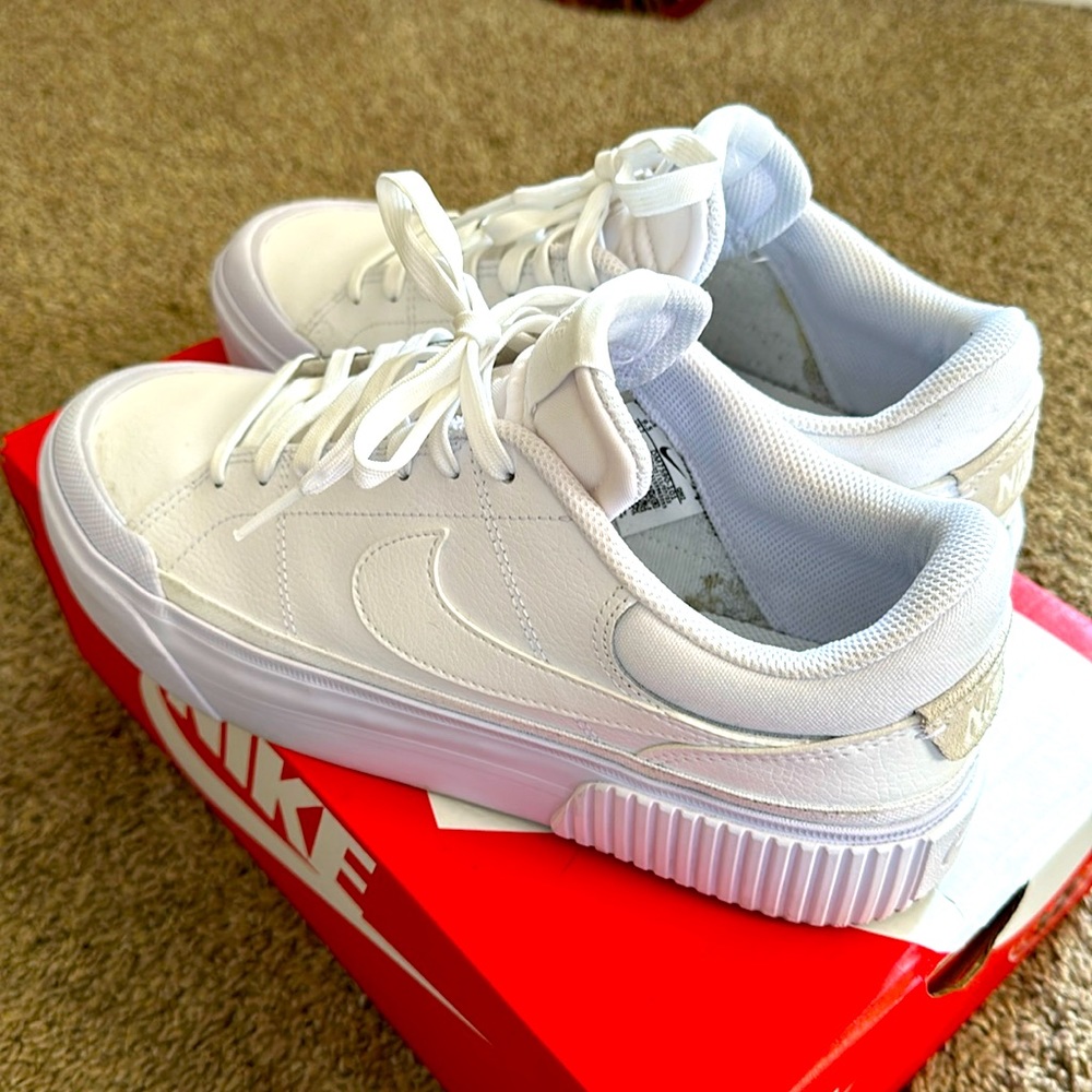 Nike court legacy lift sneakers 👟 size 9.5